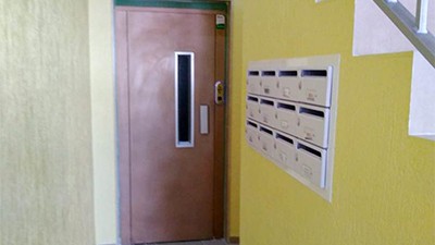 Instalación ascensor cota cero en Petrel
