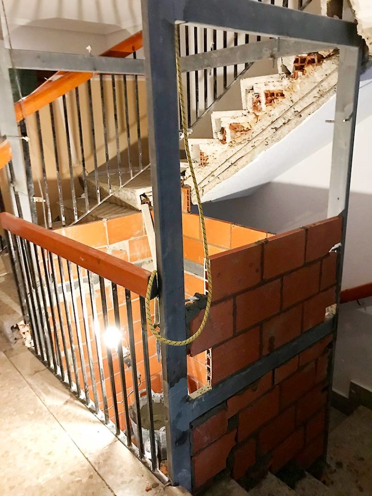 Instalación de ascensor en edificio en Albacete