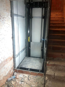 Instalación de ascensor en comunidad de Albacete